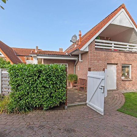 Enticing Holiday Home In Oldenburg With Garden Near Sea Dannau Eksteriør billede