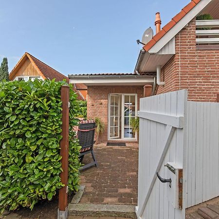 Enticing Holiday Home In Oldenburg With Garden Near Sea Dannau Eksteriør billede