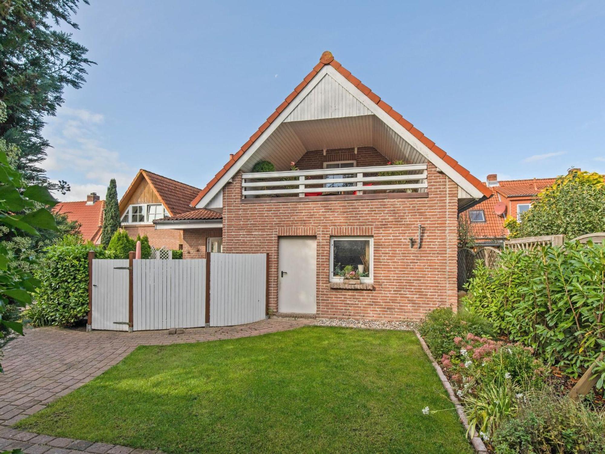 Enticing Holiday Home In Oldenburg With Garden Near Sea Dannau Eksteriør billede