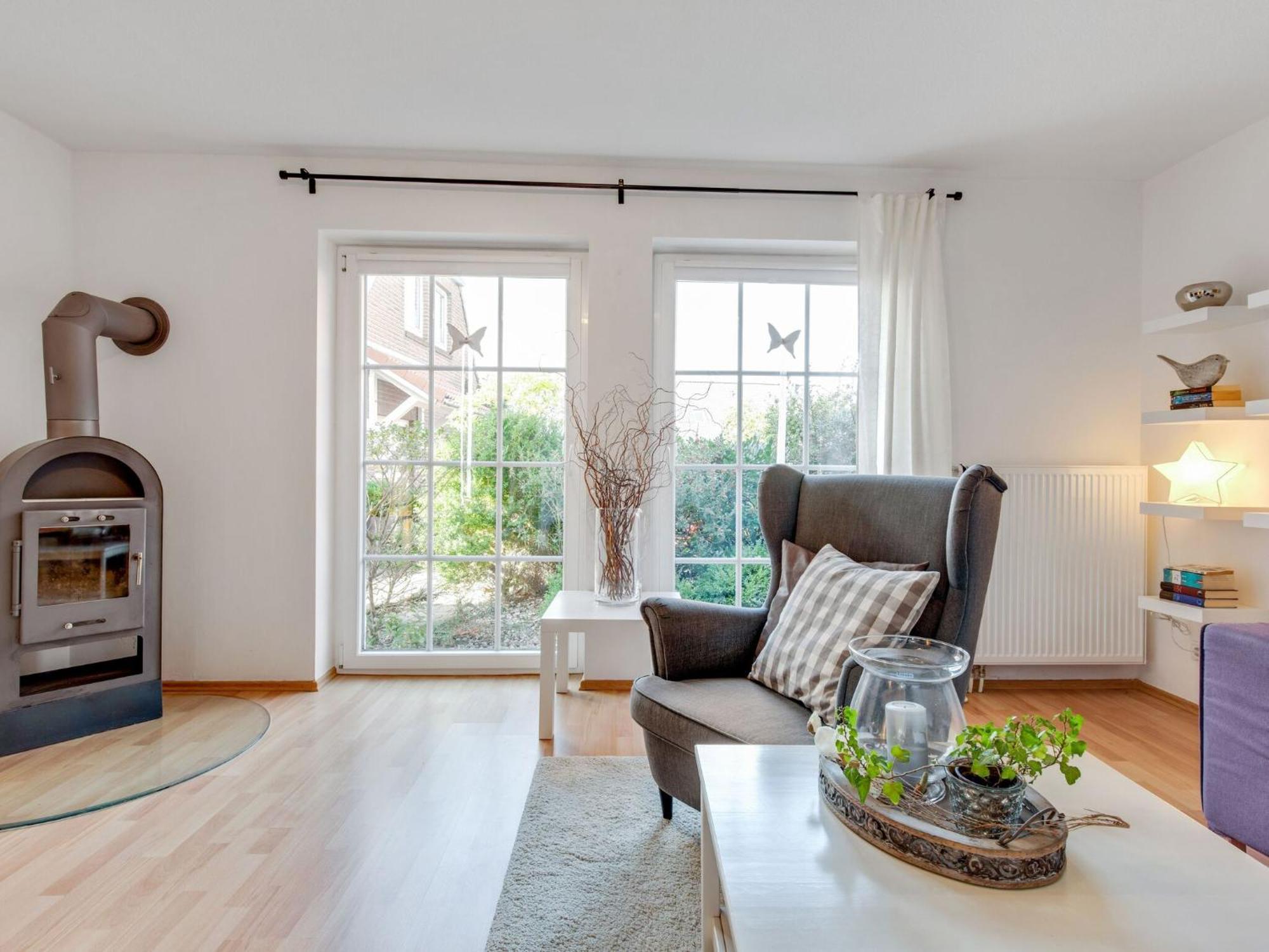 Enticing Holiday Home In Oldenburg With Garden Near Sea Dannau Eksteriør billede