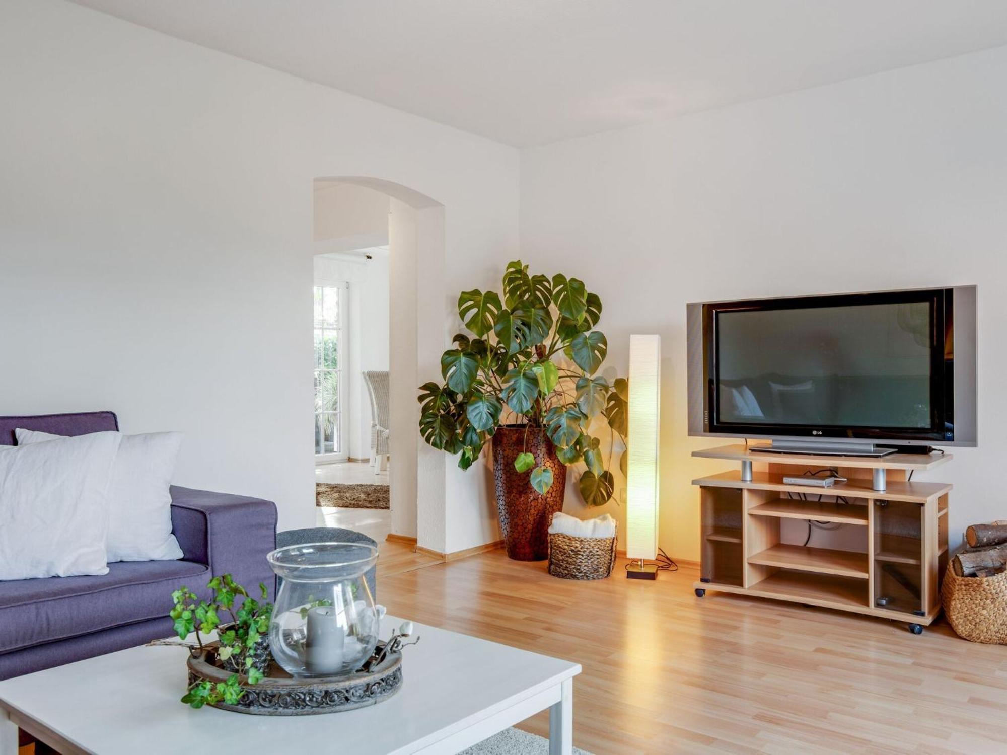 Enticing Holiday Home In Oldenburg With Garden Near Sea Dannau Eksteriør billede