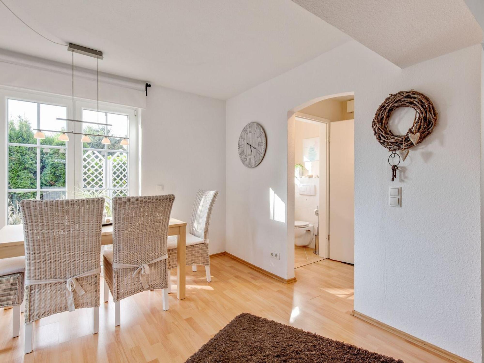 Enticing Holiday Home In Oldenburg With Garden Near Sea Dannau Eksteriør billede