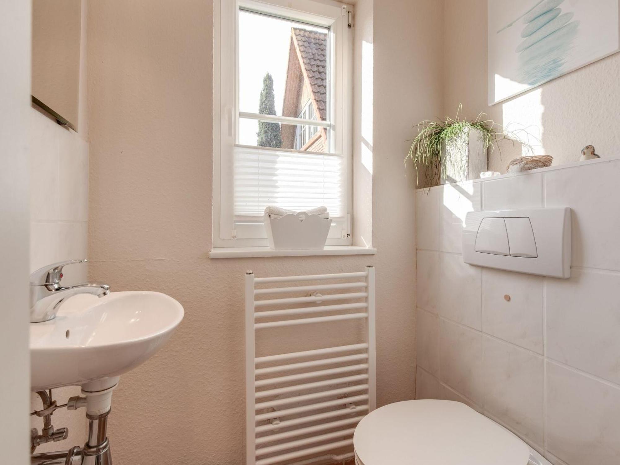 Enticing Holiday Home In Oldenburg With Garden Near Sea Dannau Eksteriør billede