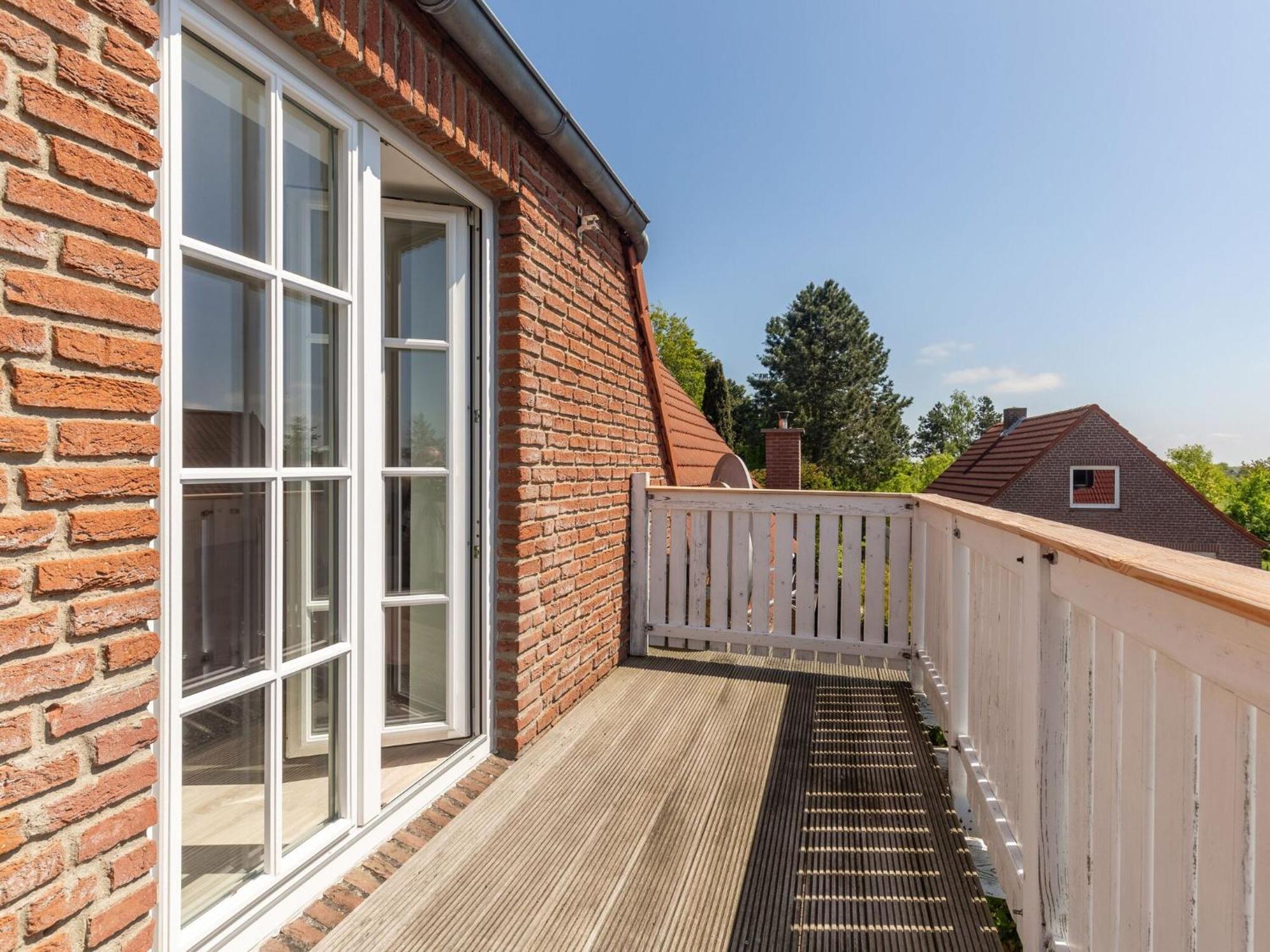 Enticing Holiday Home In Oldenburg With Garden Near Sea Dannau Eksteriør billede