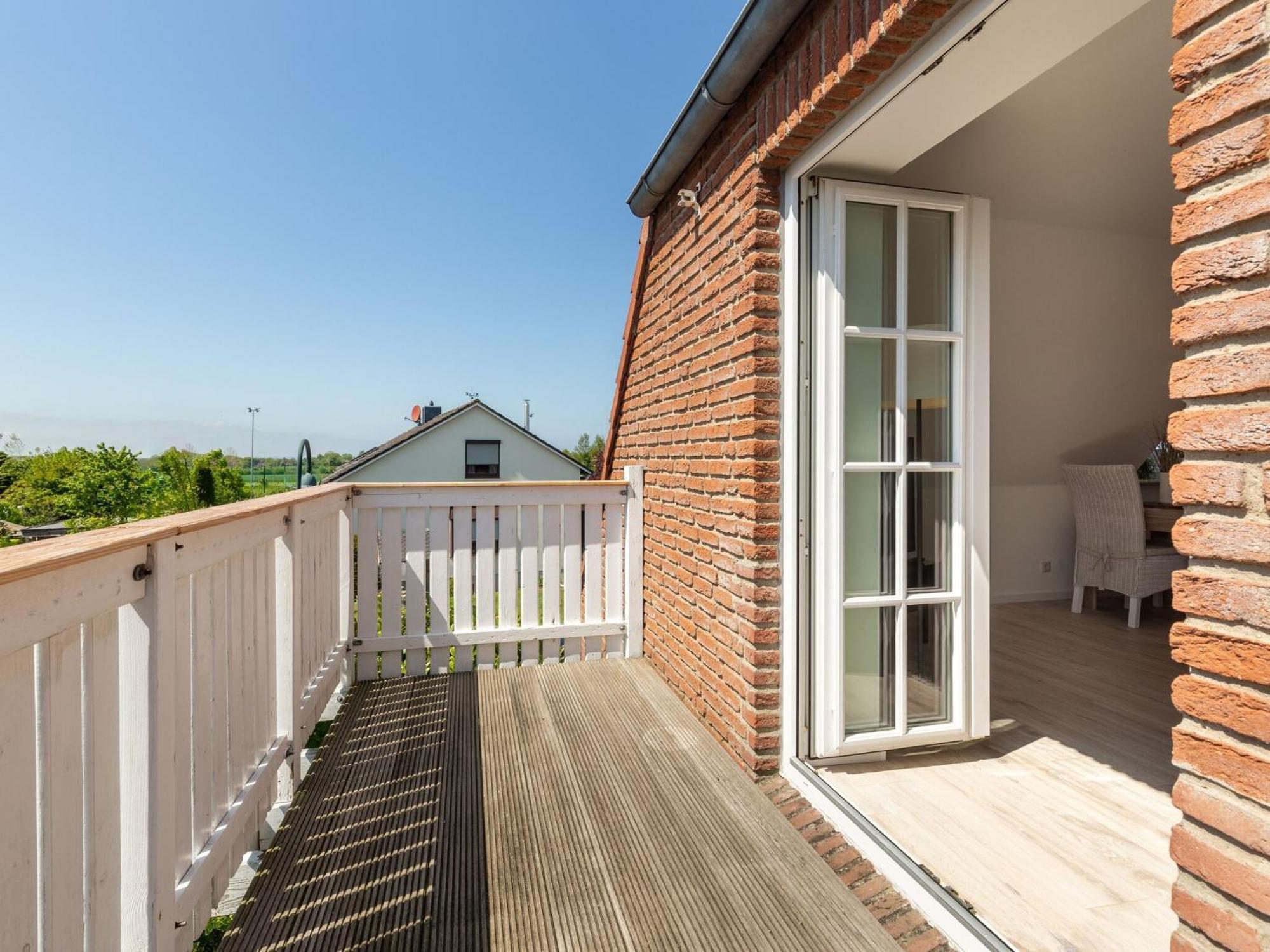 Enticing Holiday Home In Oldenburg With Garden Near Sea Dannau Eksteriør billede